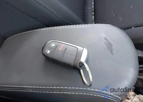 2023 Jeep Renegade Latitude 4X4 from USA, damaged, VIN ZACNJDB10PPP56011